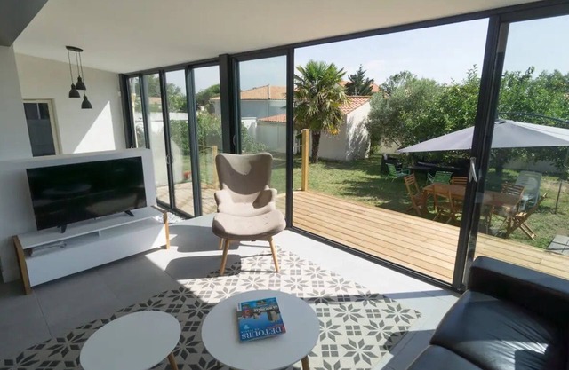 Grande Maison Pour 11 Personnes Avec Piscine, à 200m de la Plage !