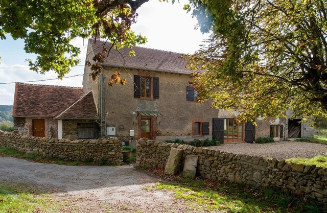 Grande Maison avec terrasse et proche rivière en Berry - FR-1-591-13