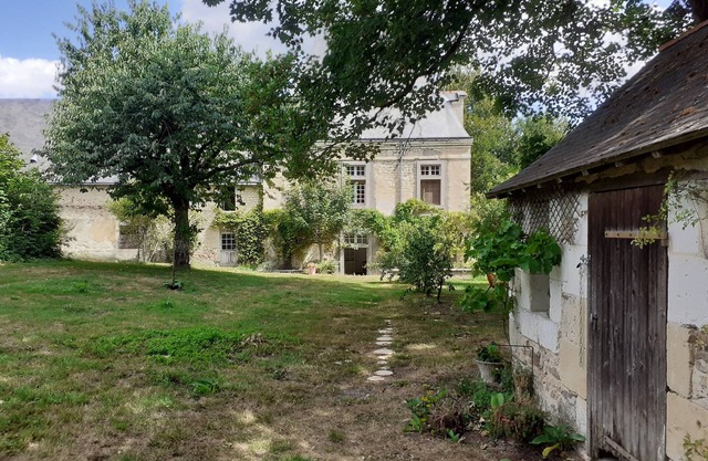 Grande Maison en Dépendance D'un Château en Campagne Angevine