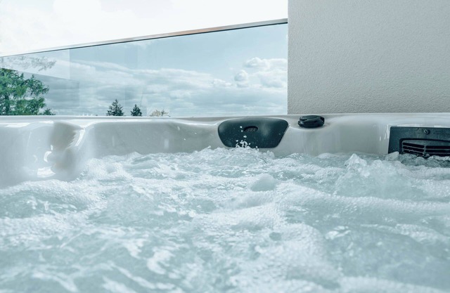 Great apartment (65sqm) with private whirlpool and balcony