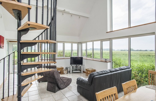 Great Field Farm - Sunset Lodge