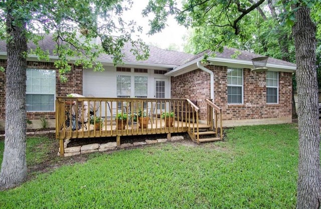 Great for Game Day &Graduation Celebrations. Just Minutes from A&M & Kyle Field.