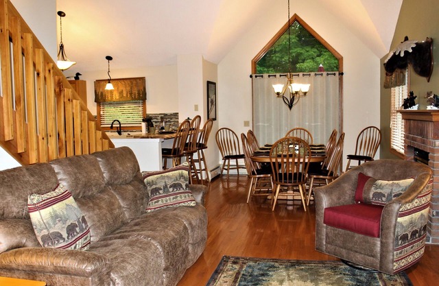 GREAT GAME ROOM-A/C, POOLS, HOT TUB, 5BEDROOMS 11 BEDS 3+BATHS nALSOPROP#3482134