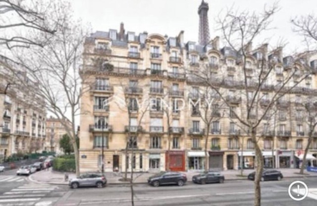Great Parisien appartement in front of the Eiffel Tower