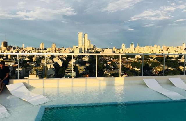 Great Place, Modern & Comfortable. Roof top. Pool