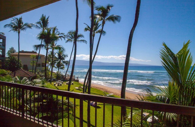 Great Rates! Intimate Ocean/Beach Condo, Couple's Paradise!