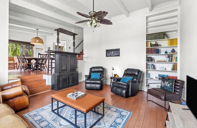 Great views, Cisco Lake House, Fishing, Private Dock, Up to 14 ppl, 4 bed 3 bath