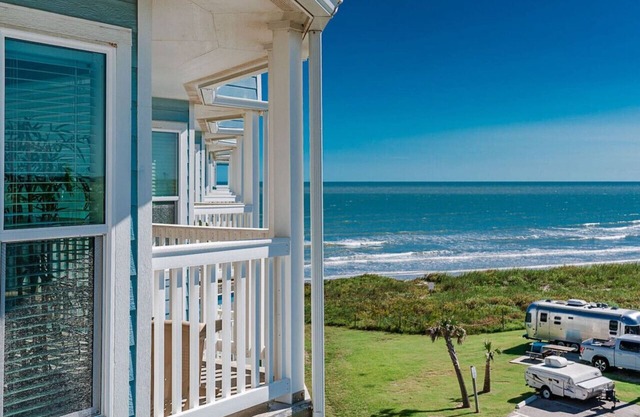 Great Views! Heated Pools, Hot Tubs & Easy Beach A