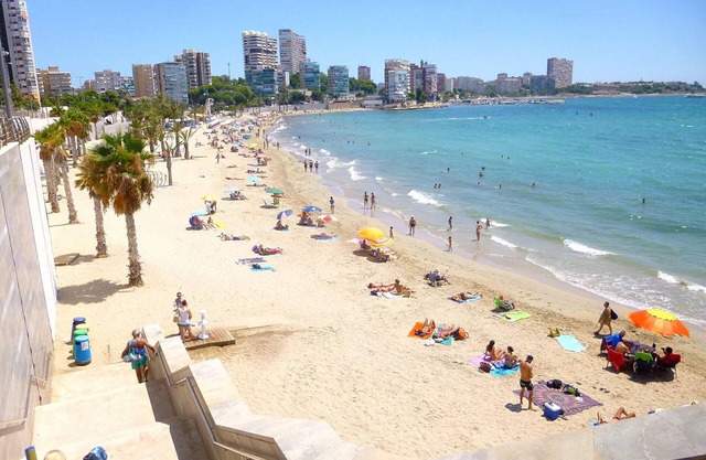 Great Villa, Sea Views, 20 Secs Walk to the Beach, Bbq, 9 People