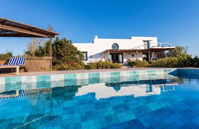 GREAT VILLA WITH SEA VIEWS AND IS VEDRÁ FROM THE PRIVATE POOL