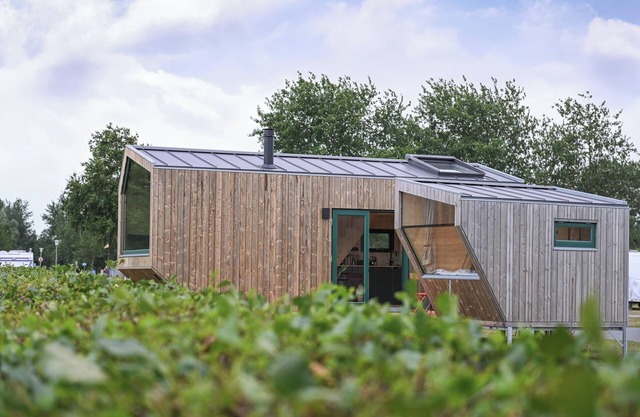 Green Tiny House Connect 4 with Sleep Space - your retreat by the North Sea