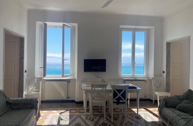 Green Wave apartment