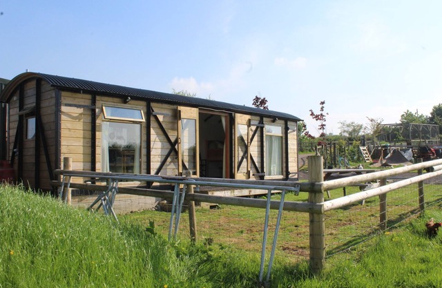 Greenacres Self Catering Railway Wagon-Glamping