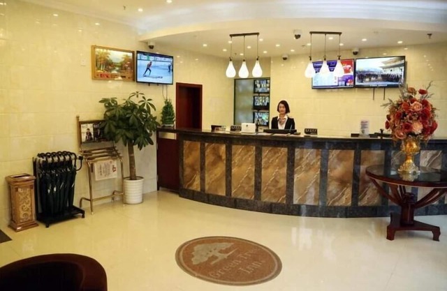 GreenTree Inn Shanghai Pudong Airport Heqing Huanqing Middle Road Express Hotel