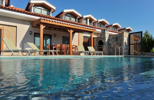 Grenadine Lodge Villas with private Pool; enjoy privacy and hotel service
