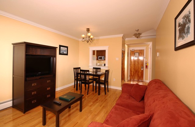 Grenfell Heritage Hotel & Suites