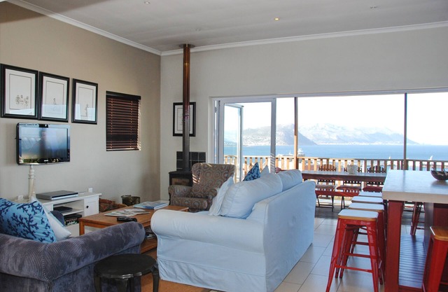 Grosvenor Villa - Tranquility at the Sea