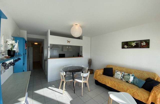 Ground floor apartment, 4 people, pool, beach 200 m, wifi