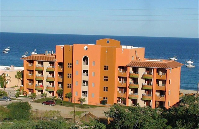 Ground Floor Beach/Pool Front Villas de Cortez adjoins Hotel Palmas de Cortez