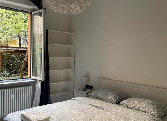 Guest House in Elegant Apartment close to the Center