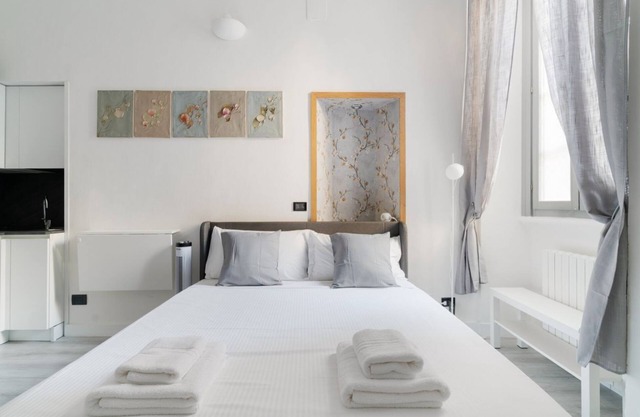 GuestHost - Bright Studio Apt MM2 Sant'Agostino
