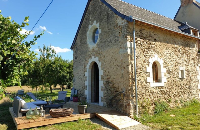 Guesthouse near La Flèche, pets allowed