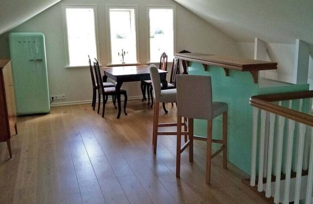 Gula Huset Mellan Kungälv, Torslanda och Göteborg