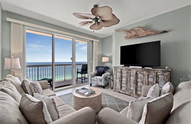 GULF FRONT *Updated* 2 BR King Suites + Private Bunk Rm. Beach Chair Svc + more!