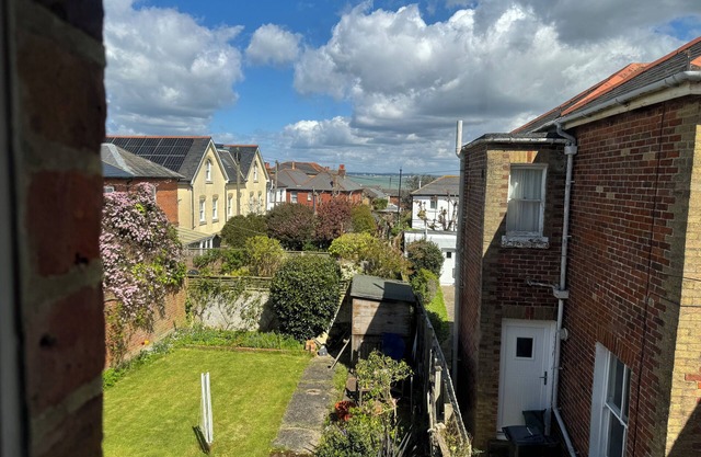 Gulls, charming seaside cottage, centrally located in the heart of the village