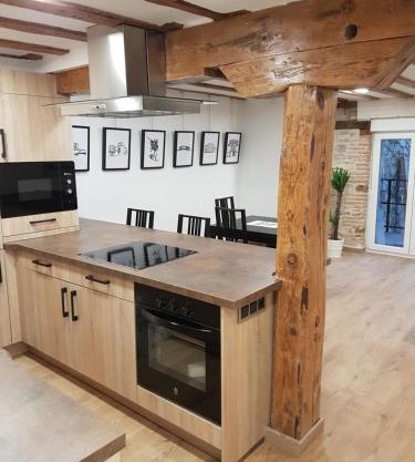 GUMERFLAT PATIO-Yaard, Parking &, WiFi Fibra Free, Downtown