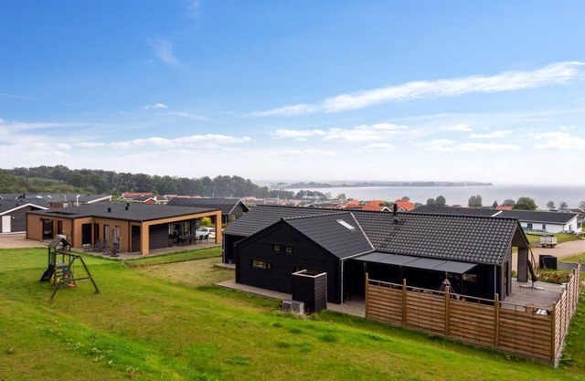 "Gunborg" - 400m from the sea by Interhome