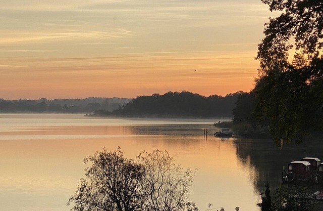 Havel view 137°- Holiday home with sauna, directly on the banks of the Havel, meadow and sandy beach