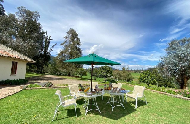 Hacienda Quebraditas with beautiful fireplace, 10 minutes from the Salt Cathedral.