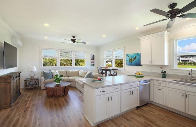 Hale Lo'i Cottage: Luxury + Convenience in Poipu