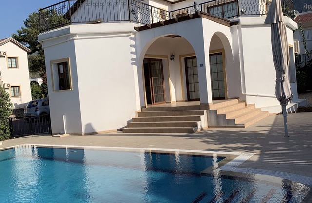 Half Moon Villa 4 bedroom with private pool
