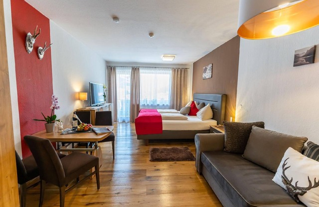 Hallstatt Dachstein Inn flat with pool and spa