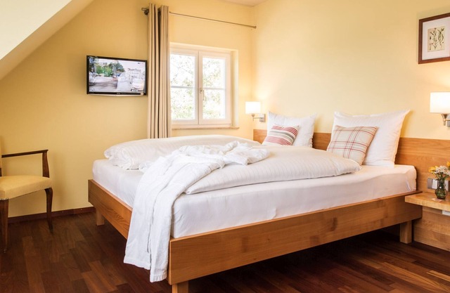 Hallweil double room comfort