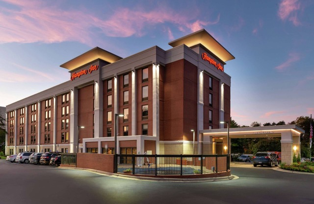 Hampton Inn Greensboro-Airport