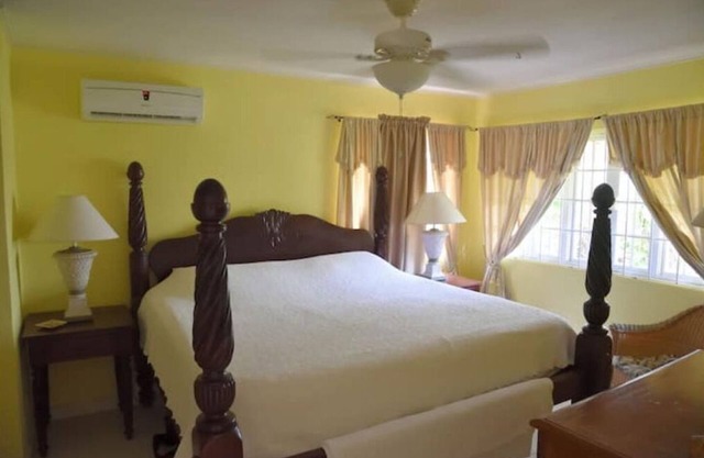 Happy Holidays #15 Margate Gardens