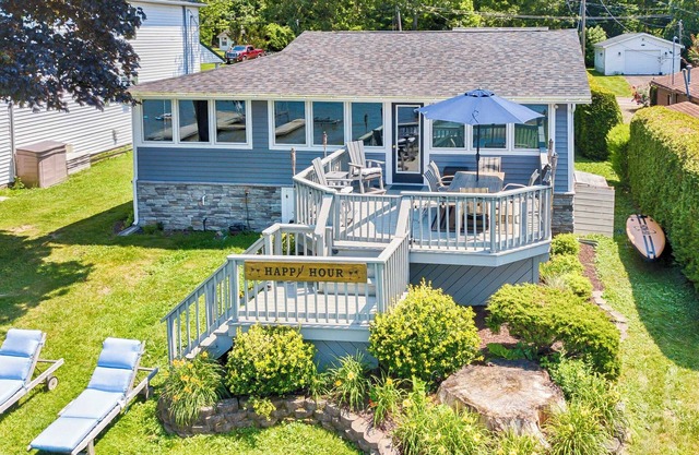 Happy Hour - Amazing Lake Views and Level Lakefront!