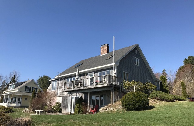 Harbor Edge: Shorefront home in Round Pond with spectacular ocean views & access