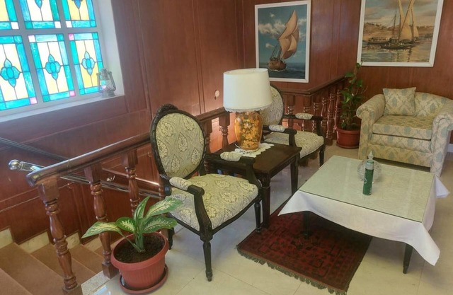 Haroon House F-10/4, Islamabad. Full Upper Floor with 3 Bedrooms.