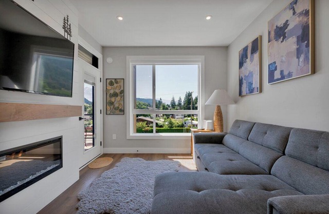 Harrison Hot Springs Lakeside