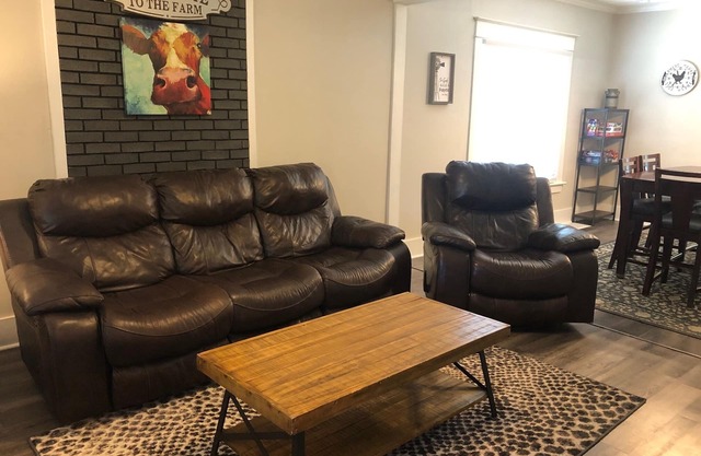 Harrison House; Litchfield, IL; Pets welcome