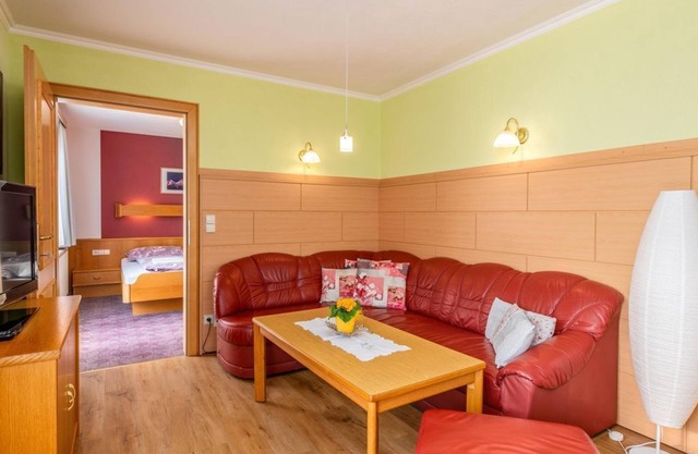 Haus Waldblick - Apartment Planai - 2 bedrooms, 2 showers, WC