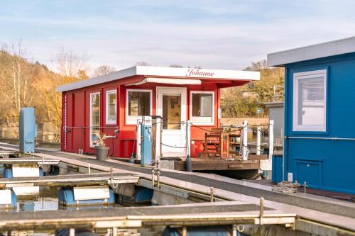Hausboot im Yachthafen Merzig