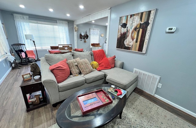 Havana Day Dreamin - Near Blue Mtn Lake: Great guesthouse w/hot tub.