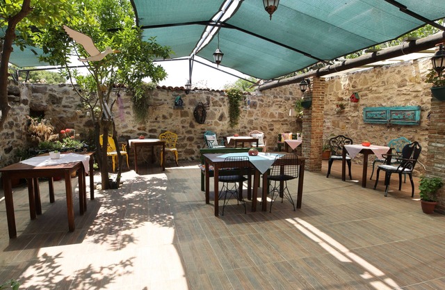Hayat Alti Otel