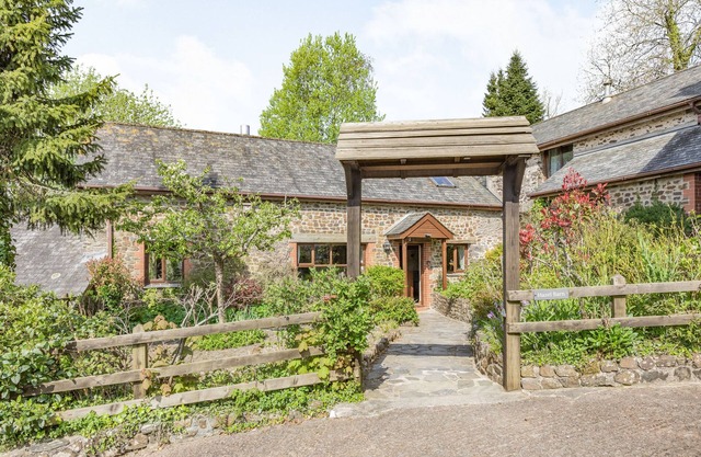 HAZEL BARN, pet friendly, character holiday cottage in North Molton