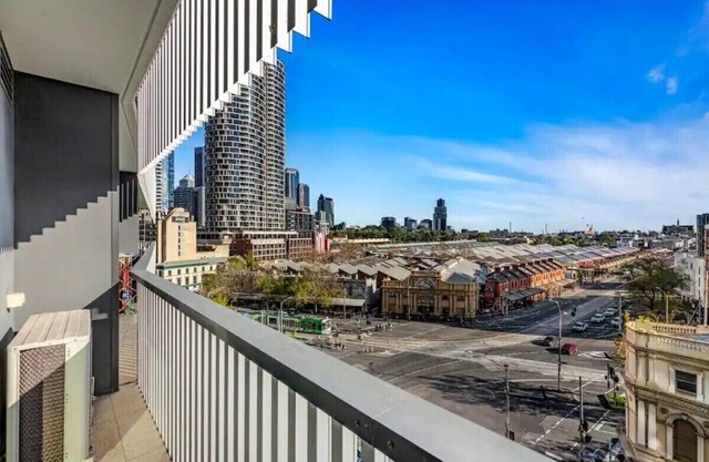 Heart of Melbourne - Comfort, View, and Value